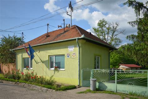 Panoráma obce Kukučínov s okolitou krajinou
