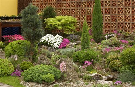 Skalka s vysadeneným horcom