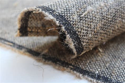 Infografika: Využitie technického konope v rôznych odvetviach (textil, potraviny, stavebníctvo, kozmetika, biopalivá)