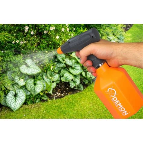 DEMON M80200 - kompaktný akumulátorový postrekovač